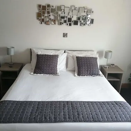 Reveller Bar Donegal Town